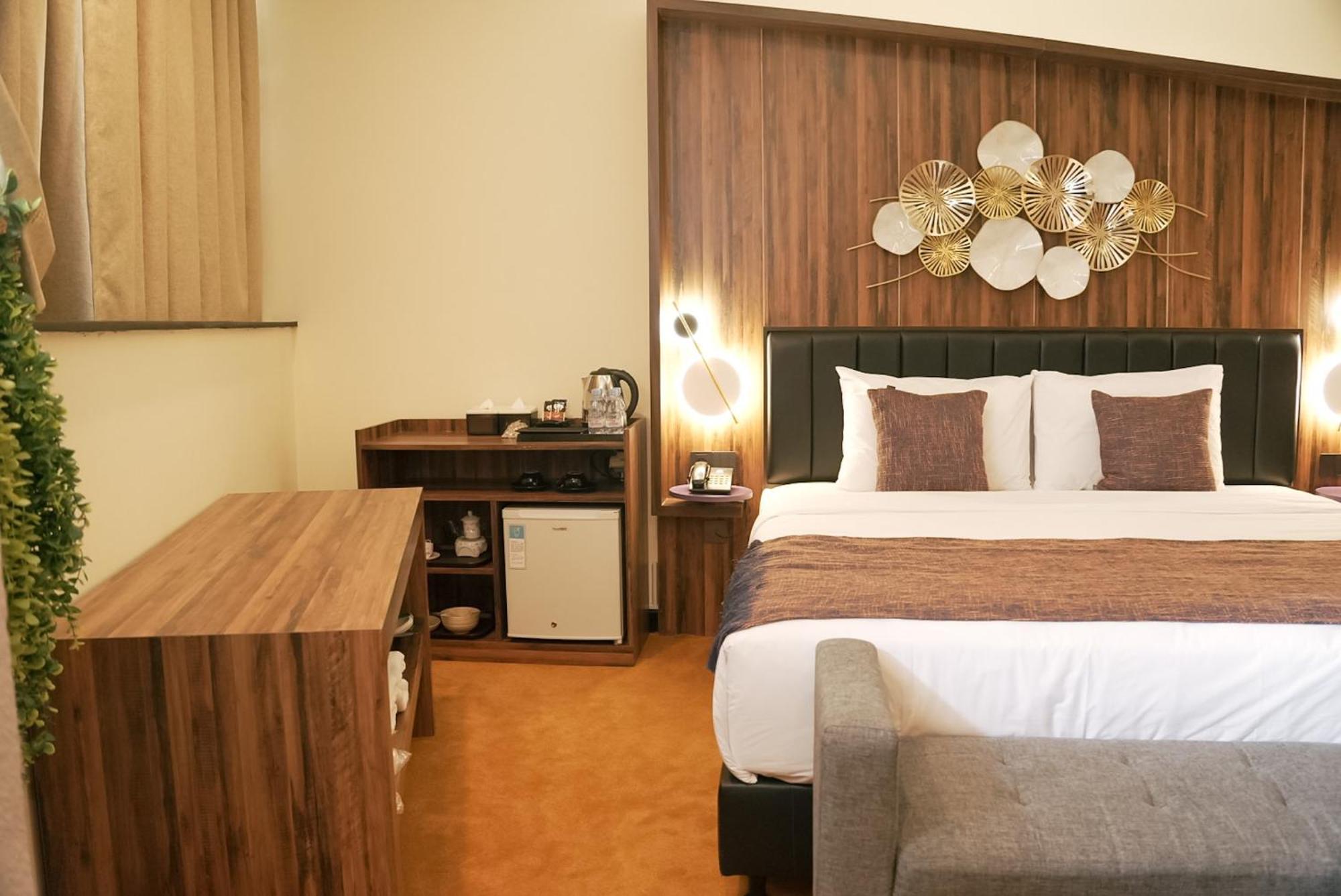 Oak Tree Urban Hotel Jakarta Buitenkant foto