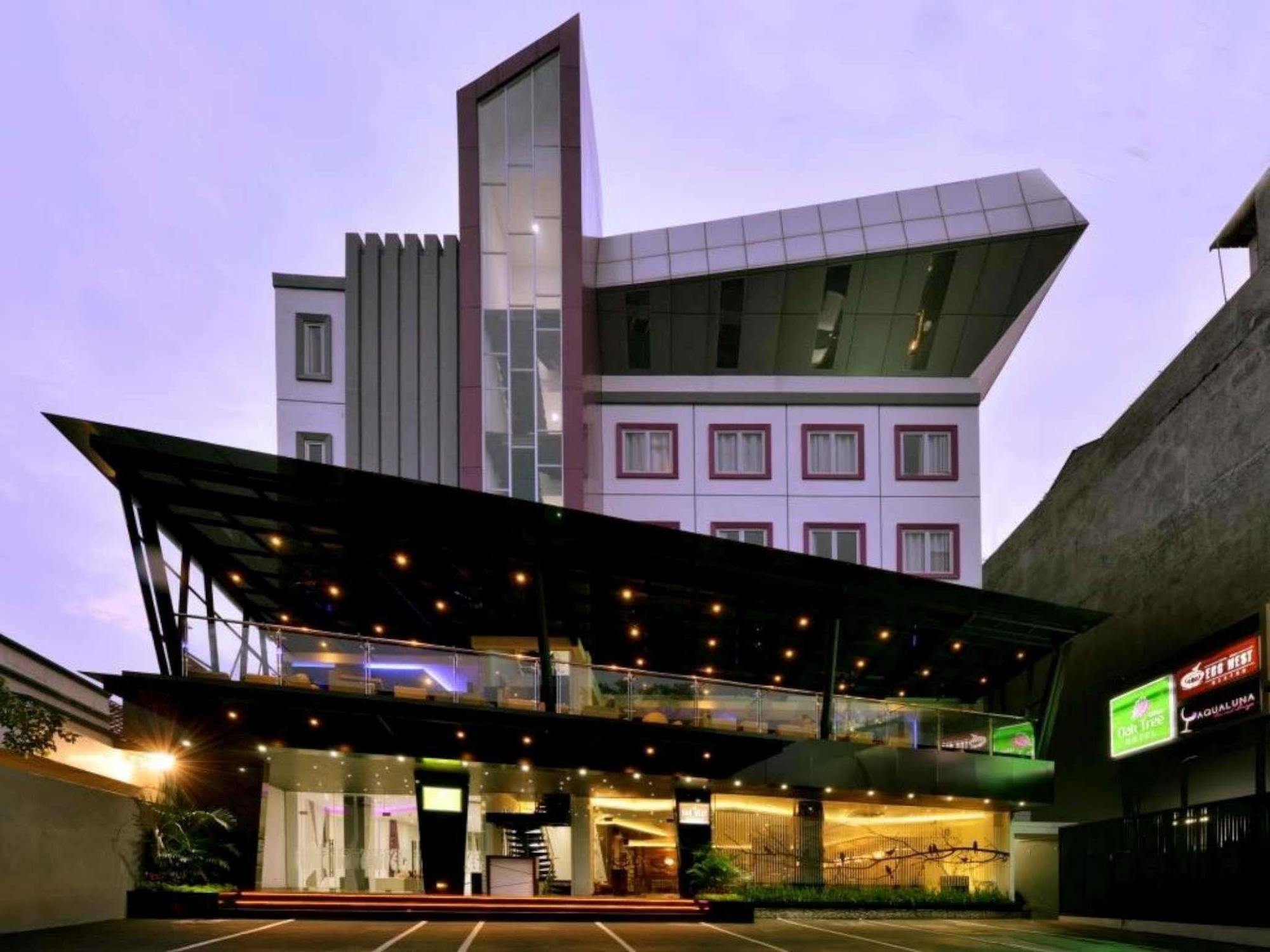 Oak Tree Urban Hotel Jakarta Buitenkant foto